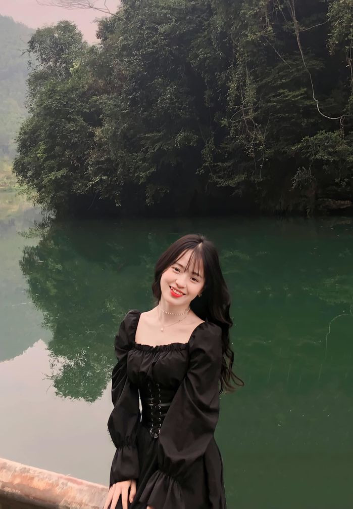 Vàng Thị Sinh vẫn giữ được nét trong trẻo, thuần khiết như vẻ đẹp cách đây 5 năm của mình.