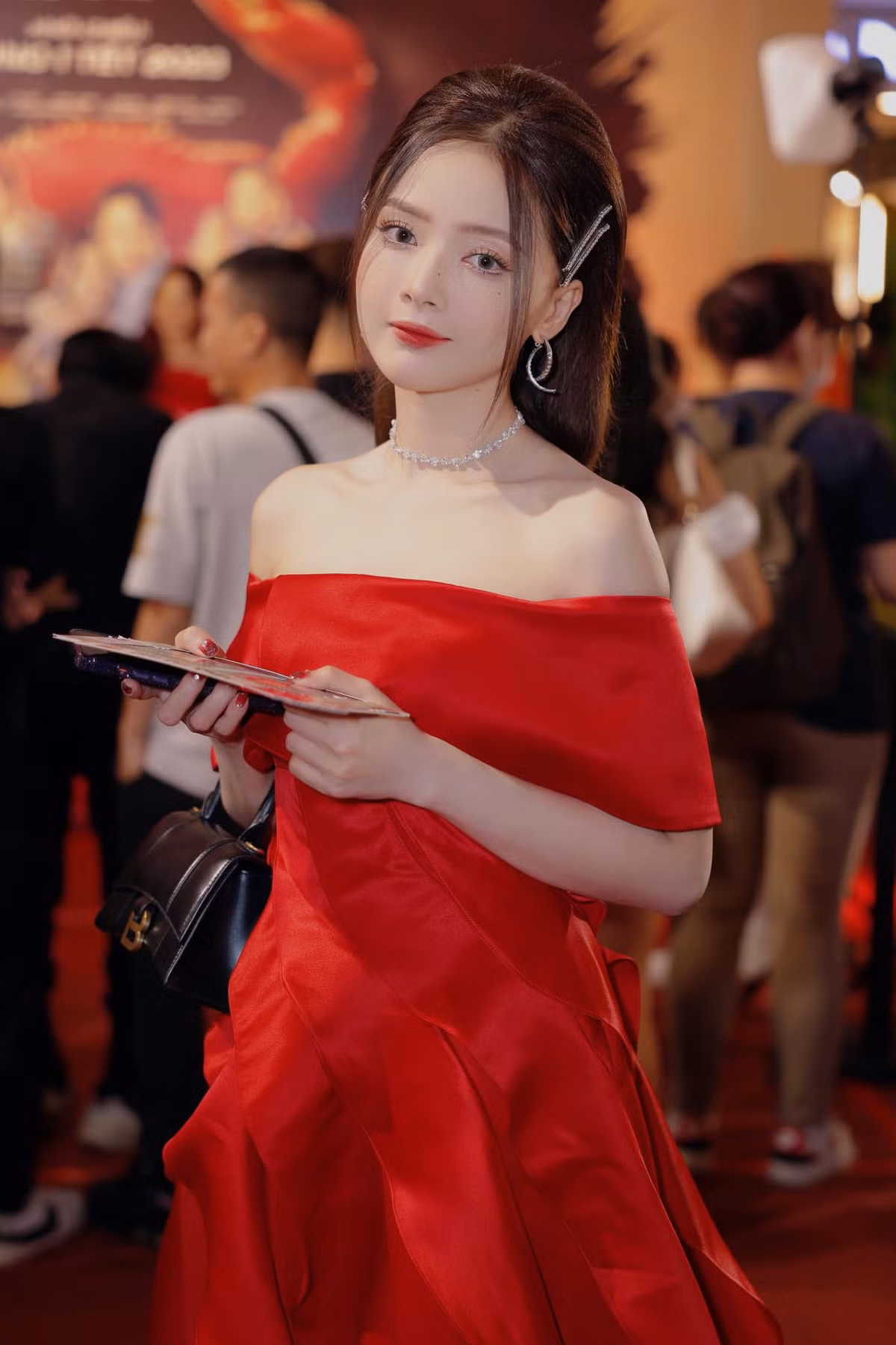 Hiện tại, trang cá nhân Facebook của Lan Hương đang sở hữu tới hơn 500 ngàn theo dõi.