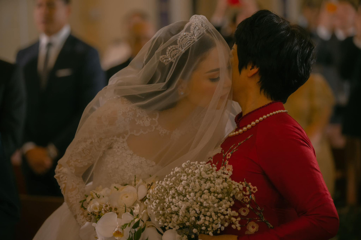 Nói về hôn lễ sắp tới, Linh Rin hé lộ sẽ có nhiều điều bất ngờ và tự hào: "Và chưa dừng lại ở đây, vẫn còn rất nhiều tự hào trong lễ cưới sắp tới đây của Linh và Phillip - cảm ơn một lần nữa những tâm hồn đồng điệu". Ảnh: FBNV