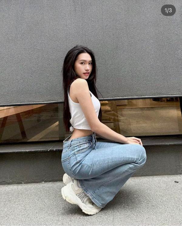 Trên trang cá nhân, cô thường đăng tải khoảnh khắc tập gym cùng bạn trai Đoàn Văn Hậu khiến khán giả thích thú.