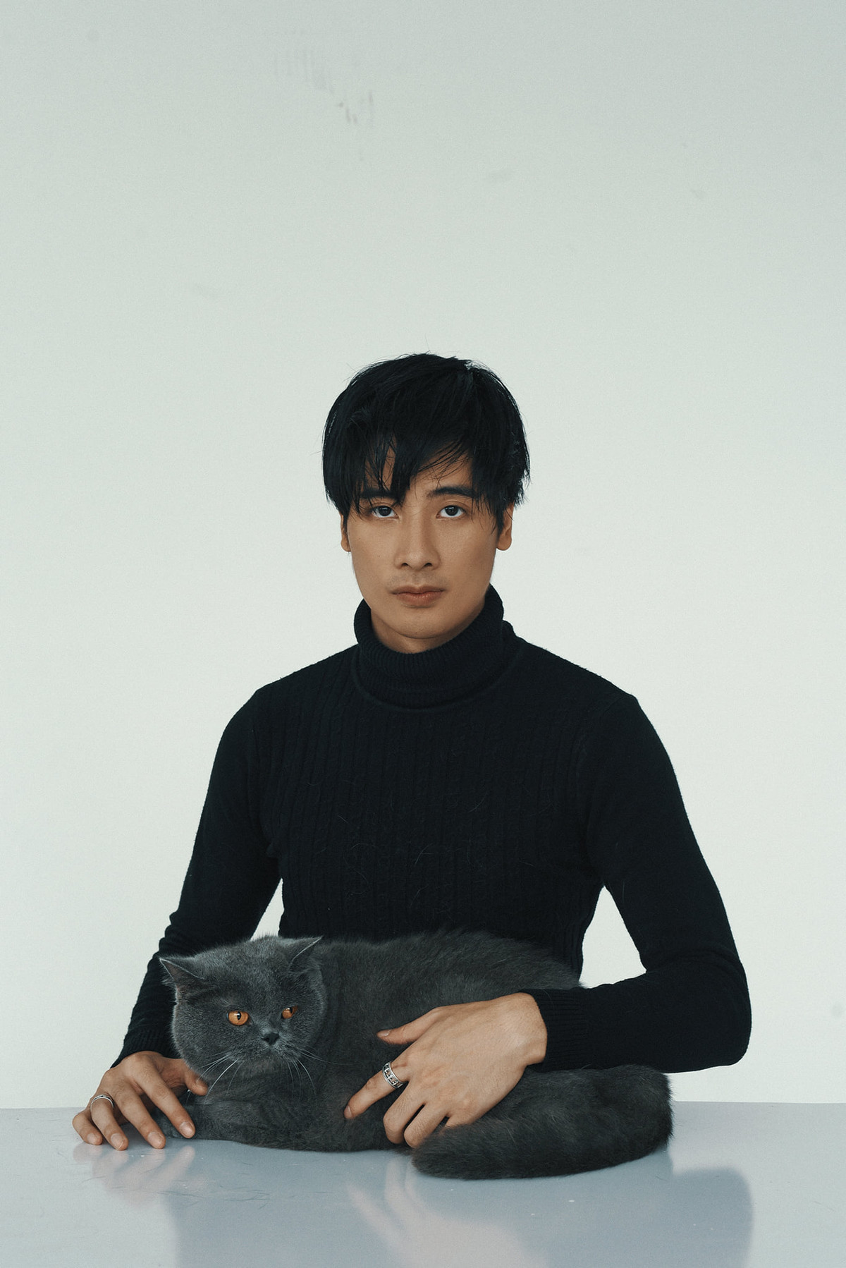 JVevermind xóa toàn bộ nội dung trên mạng xã hội và “lột xác” với một hình ảnh phong trần, trưởng thành hơn. Ảnh: FBNV