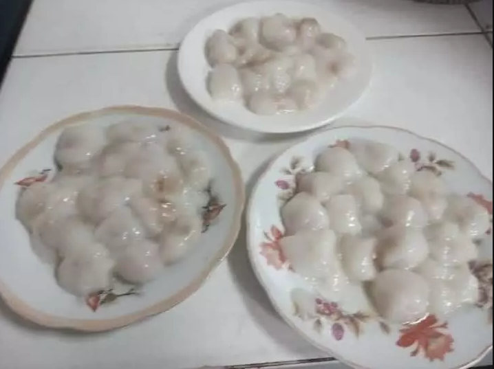 Những chiếc bánh chay to như bánh bao, méo mó nằm trong bát là minh chứng rõ nét nhất cho việc không nên vào bếp thêm một lần nào nữa.