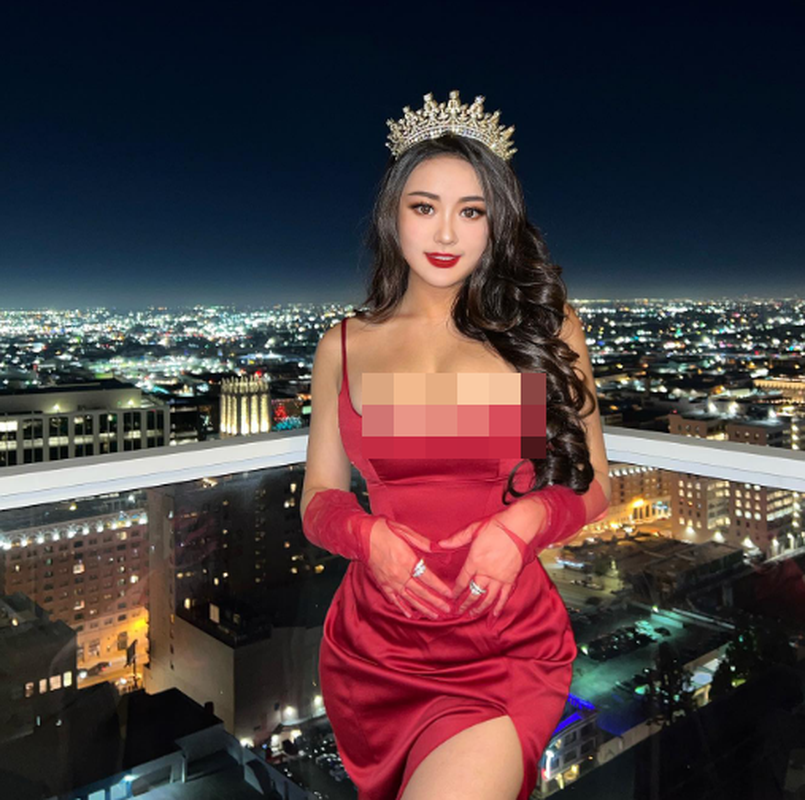 So với những cô gái khác, hot girl béo Rebecca Liu nổi bật với thân hình đầy đặn nhưng vẫn quyến rũ.