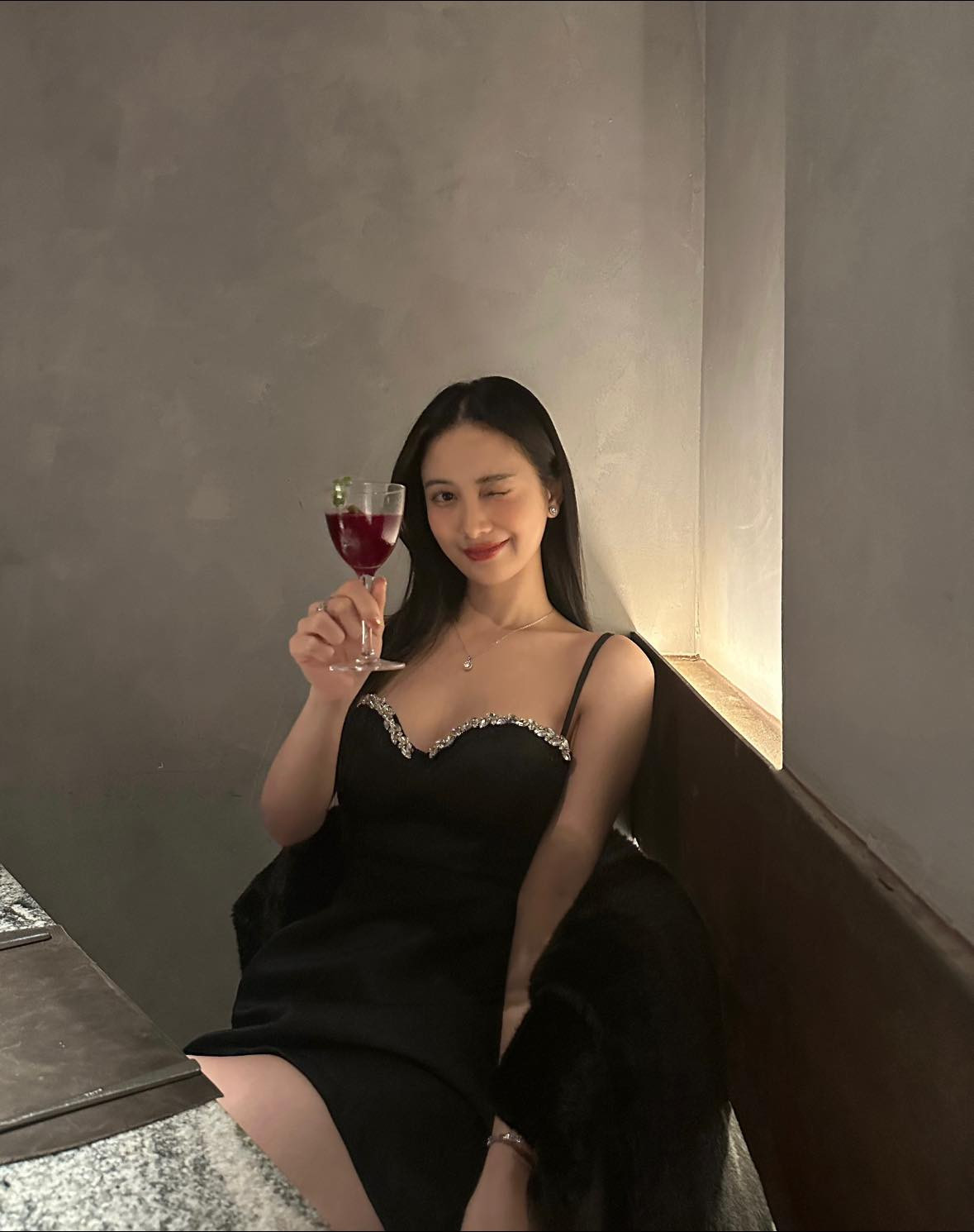 Jun Vũ đã hoàn toàn "lột xác" để trở thành nữ diễn viên tài năng và quyến rũ của làng giải trí Việt.