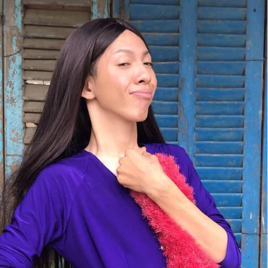 "Kênh TikTok 12 triệu người theo dõi đi trả giá quay 3-4 triệu/ clip thì tốt nhất mình lấy 3-4 triệu đó về mua đồ nướng ăn xong ngủ mơ giúp em" - Võ Thành Ý bức xúc chia sẻ trên trang cá nhân.