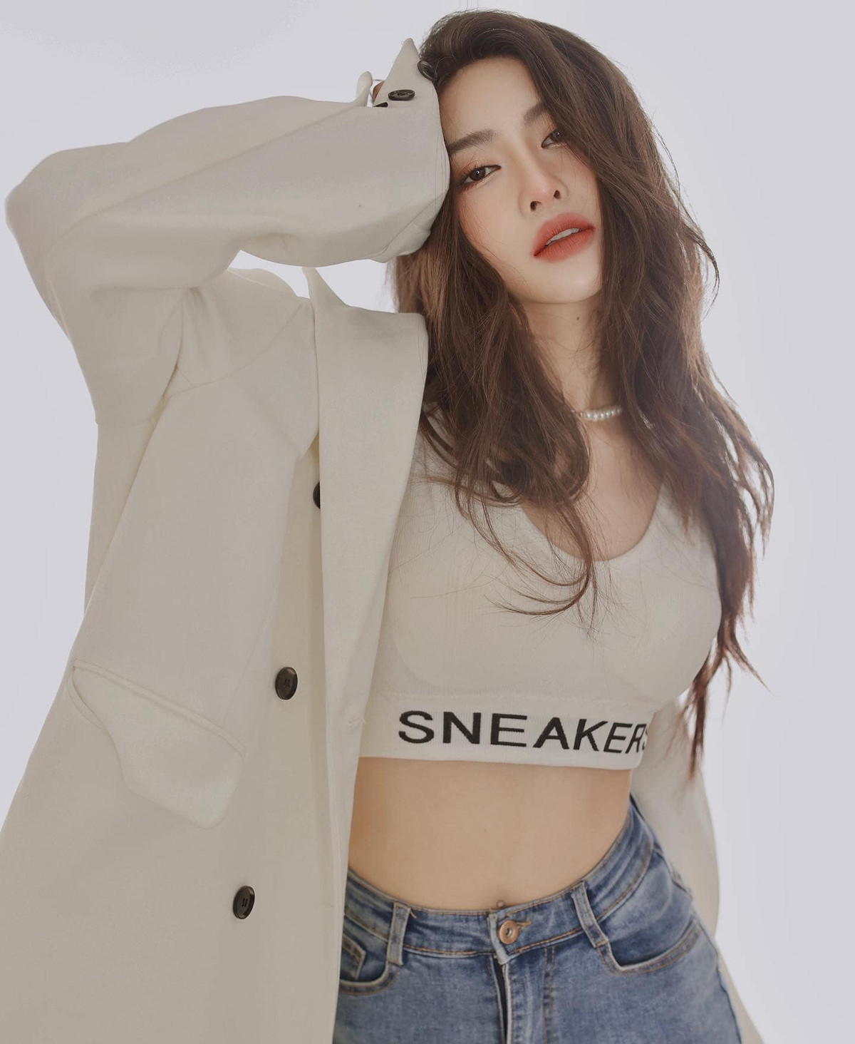 Mặc dù ồn ào này chỉ nghiêng về hot girl Trương Diệu Linh, thế nhưng Lê Bống bất ngờ bị kéo vào, thậm chí bị bịa đặt lời nói khiến netizen xôn xao.