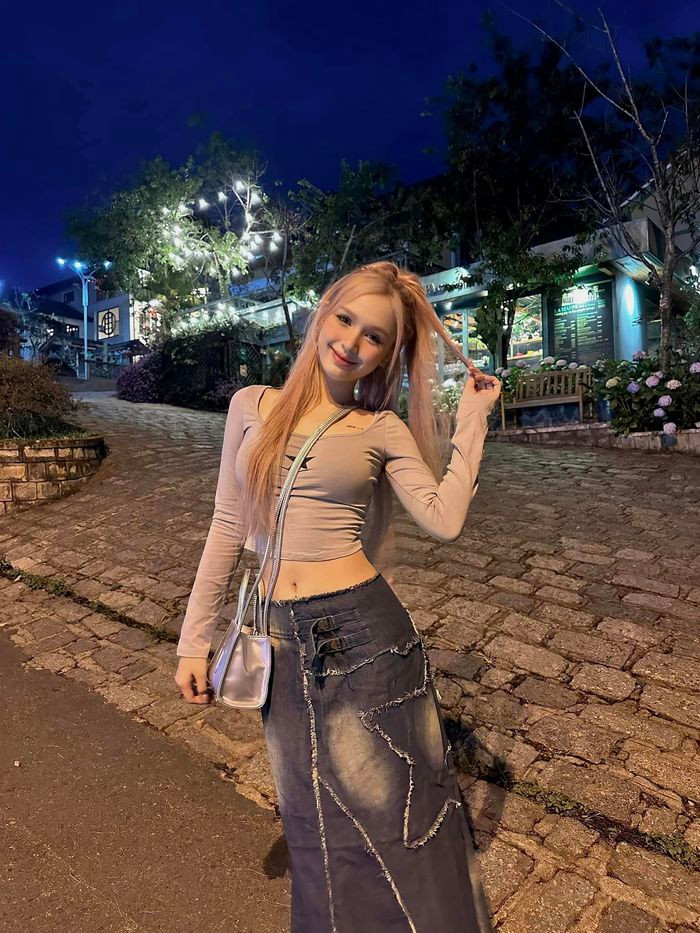 Kể từ khi Xoài Non kết hôn với nam streamer nổi tiếng và giàu có nhất Việt Nam Xemesis, cô ngày càng nhận được nhiều sự quan tâm của cộng đồng mạng.