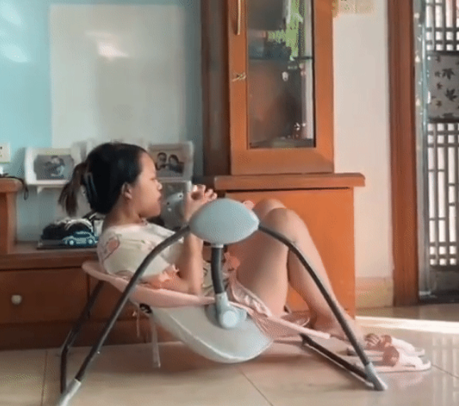 Thế hệ GenZ ngày nay luôn năng động và có lối suy nghĩ phóng khoáng, vì vậy khi GenZ lên chức phụ huynh cũng gây ra không ít tình huống "dở khóc dở cười".