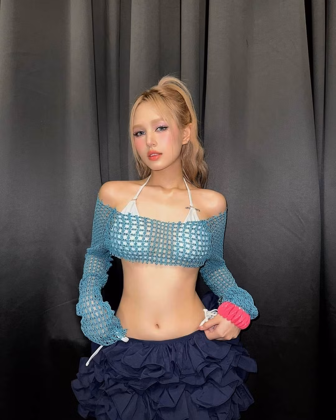 Dù được gả nhà hào môn, song cô nàng sinh năm 2002 vẫn tự lập với công việc riêng của mình, cô và chồng hiện đang kinh doanh một cửa hàng đồ ăn.