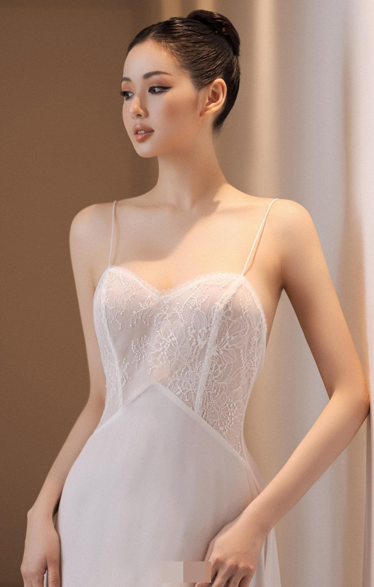 Dưới phần bình luận, hot girl Tâm Tít nhận được "cơn mưa" lời khen của người hâm mộ như: "Ai tin được cô gái này đã sinh 2 con chứ! Xuất sắc cô gái ơi!", "Xinh quá chị ơi",...