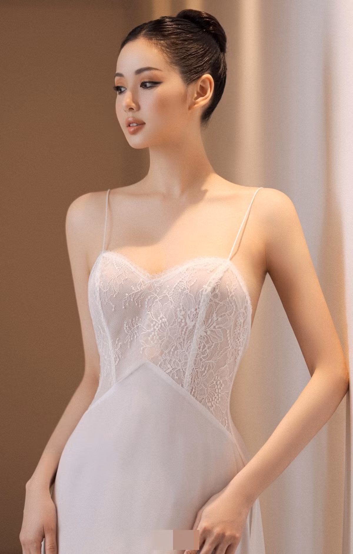 Dưới phần bình luận, hot girl Tâm Tít nhận được "cơn mưa" lời khen của người hâm mộ như: "Ai tin được cô gái này đã sinh 2 con chứ! Xuất sắc cô gái ơi!", "Xinh quá chị ơi",...