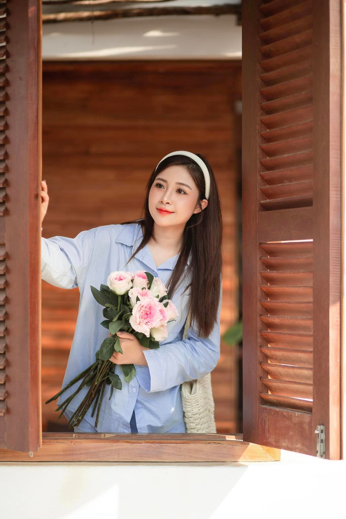 Phía dưới bình luận, netizen để lại nhiều lời khen cho nhan sắc ngày càng thăng hạng của Võ Nhật Linh.