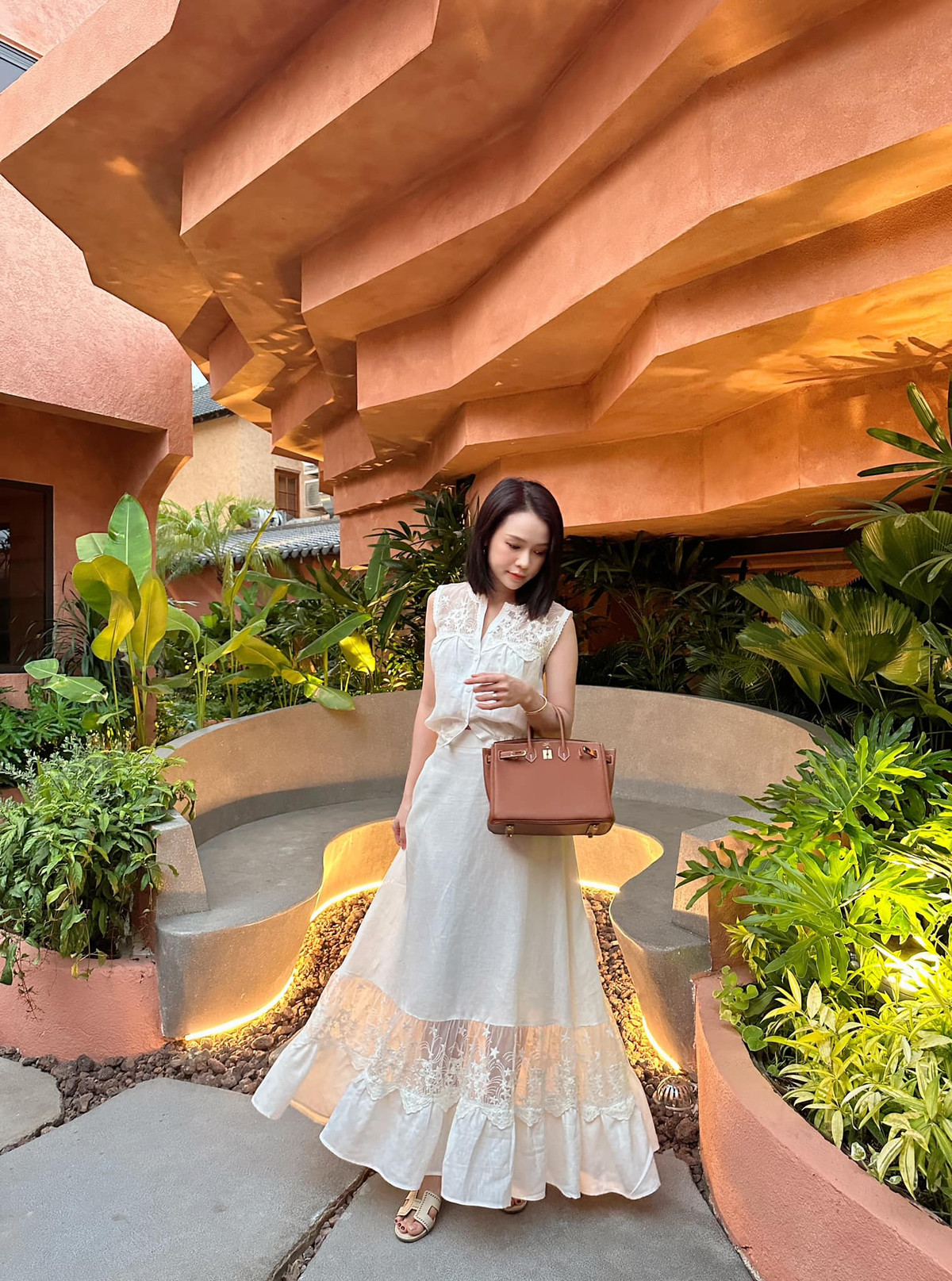 Ở độ U40, Sam nhận nhiều lời khen "có cánh" cho nhan sắc ngày càng thăng hạng, thậm chí "lão hóa ngược".