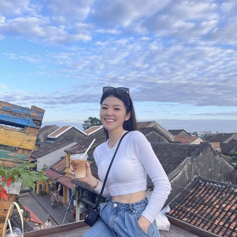 Những quán cafe trên sân thượng cũng là điểm check in ở Hội An hút du khách.