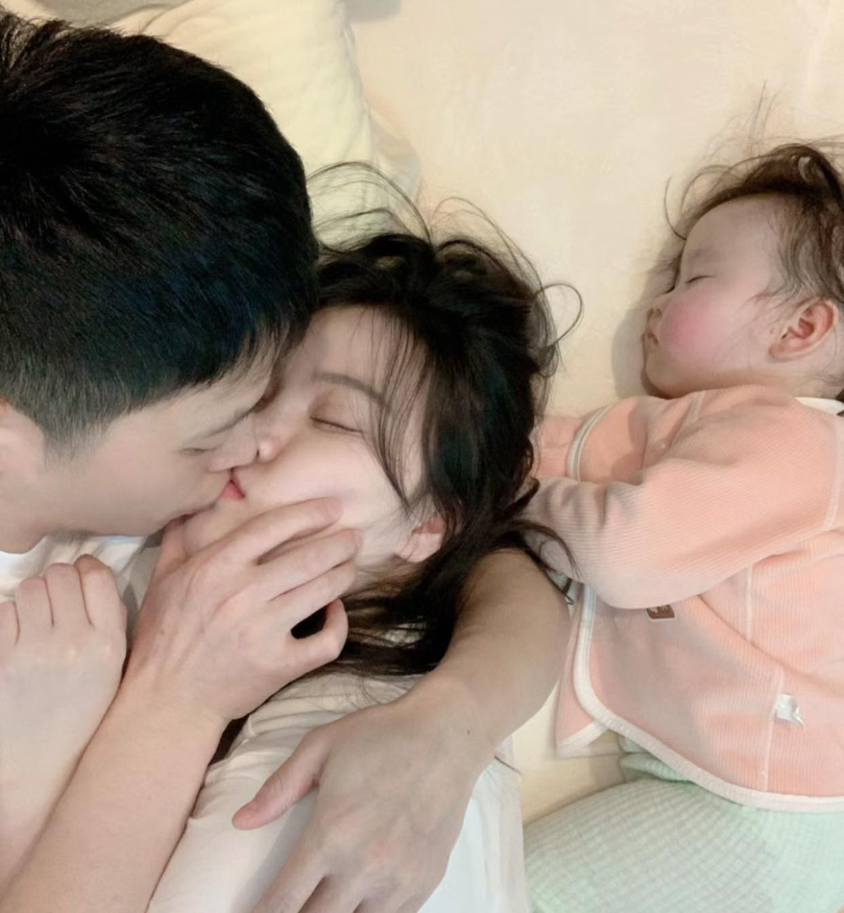 Xem xong loạt hình ảnh hài hước mà cư dân mạng không biết nên thả buồn hay vui cho các con khi rơi vào trường hợp này nữa. Ảnh: Tổng hợp