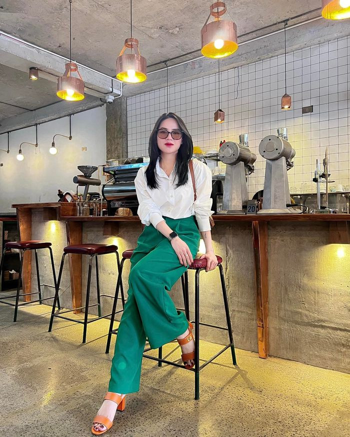 Người đẹp cũng tự nhận vì cảm thấy môi trên hơi dày nên quyết định can thiệp dao kéo.