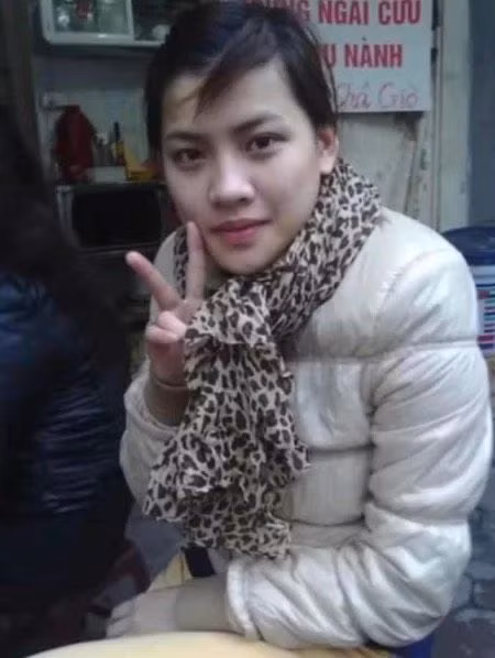 Những bức ảnh được cho là ảnh hồi còn "trẻ trâu" của Hà Linh mới đây được lan truyền khiến dân tình xôn xao bàn tán.