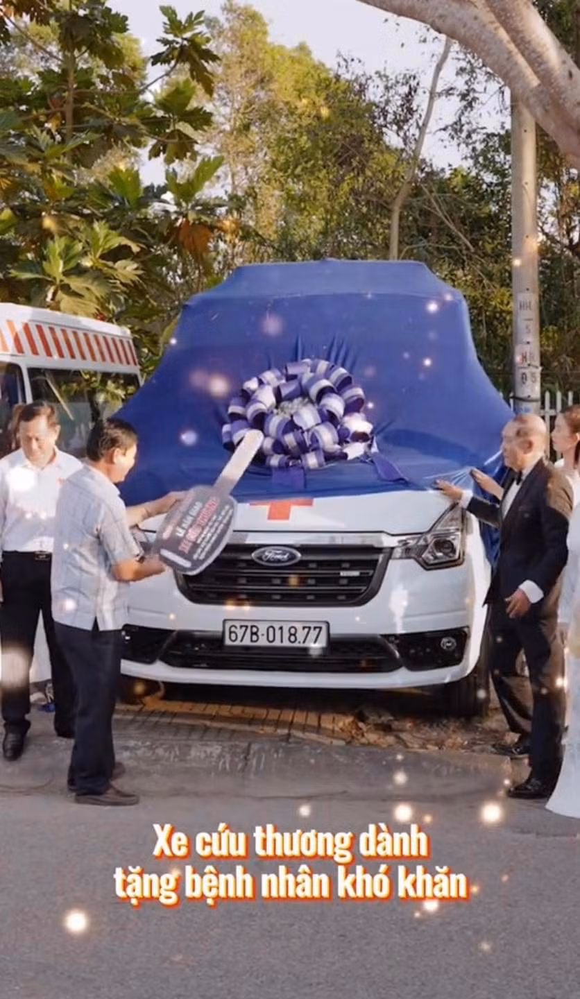 Theo tìm hiểu, đám cưới đã diễn ra từ tháng 12/2022. Cô dâu tên Tuyết Nhi còn chú rể là Samuel Lam.