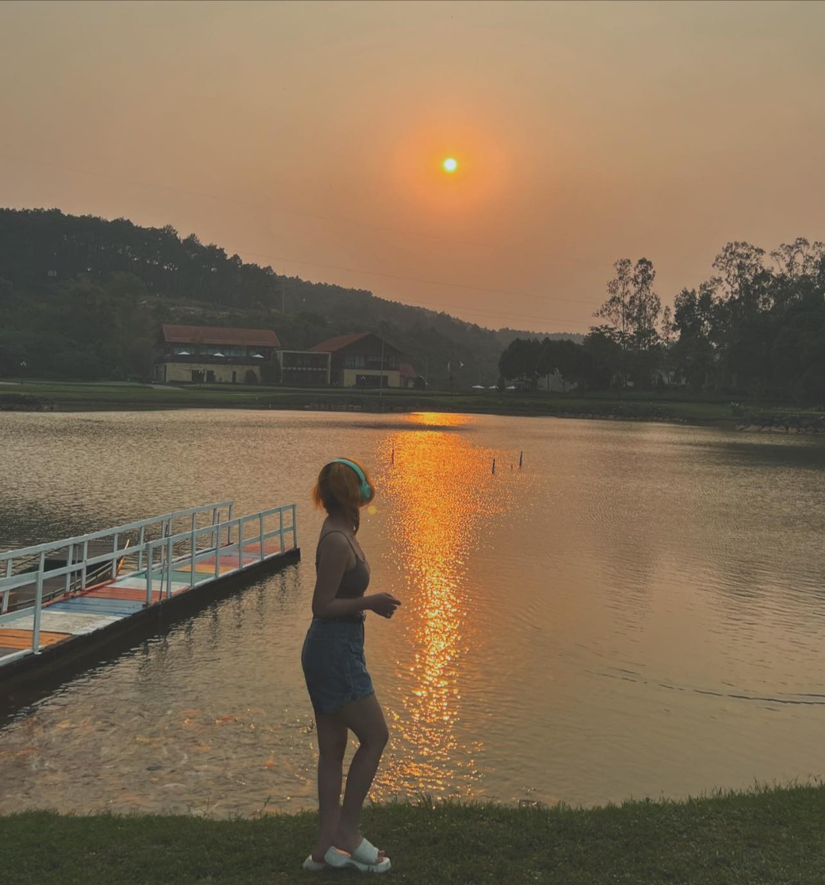 Một số địa điểm check in Ninh Bình đáng ghé thăm như Tràng An, Tuyệt Tình Cốc, chùa Bái Đính, hoặc có thể đi cắm trại, trải nghiệm nhiều dịch vụ mới. Ảnh: Cừu Bé