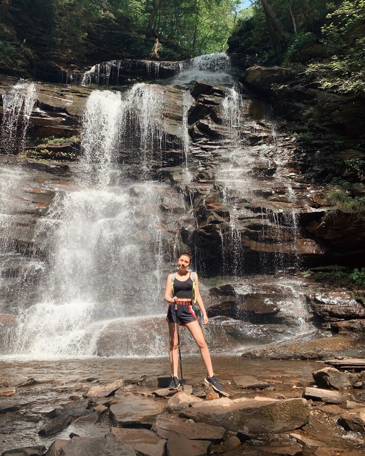 Tuyết Nhi kết thân với nhiều bộ môn thể thao như yoga, gym, leo núi để có được thân hình chuẩn chỉnh như hiện tại.