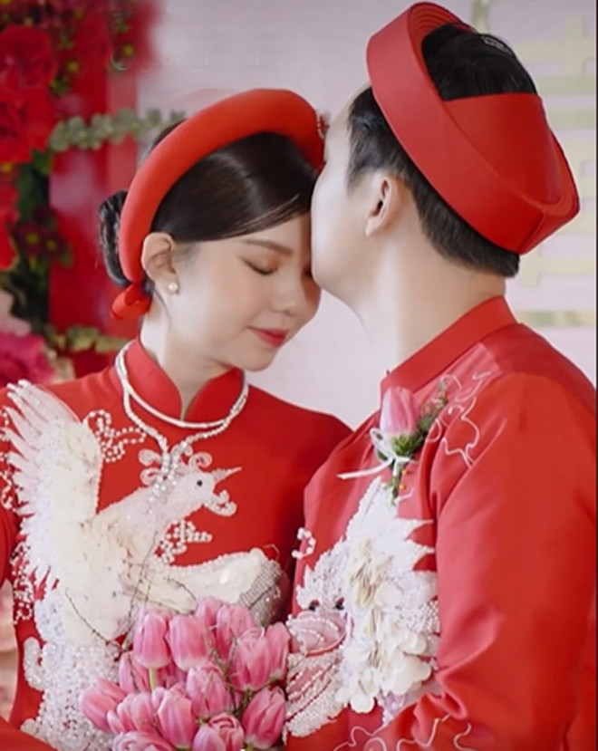 “Cô dâu An Giang 100 tỷ” lộ thân hình không góc chết “Co dau An Giang 100 ty” lo than hinh khong goc chet