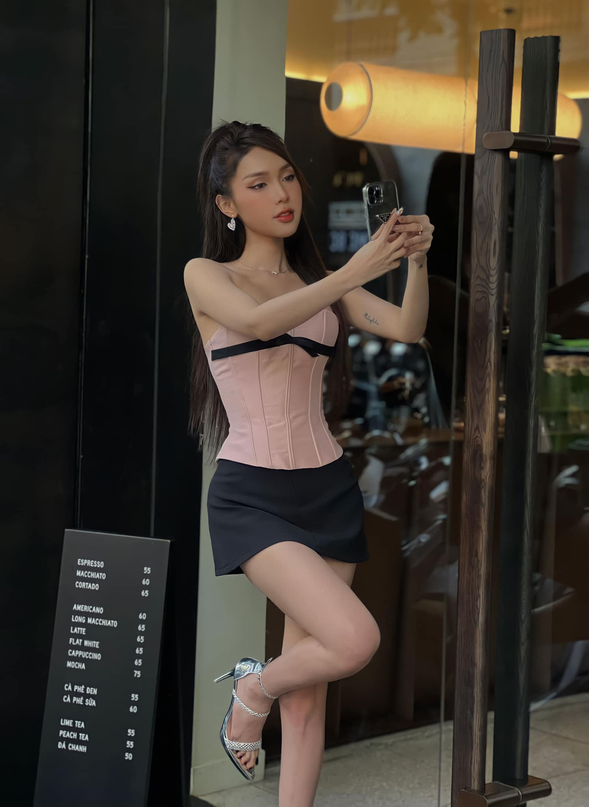 Mym Trần từng có quá khứ đau khổ khi không được sống thật với giới tính của mình.