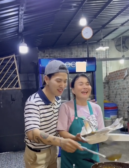 Khoảng thời gian 1 tháng trở lại đây, anh chàng liên tục ra những video tích cực và đều đặn đăng tải tại tài khoản mới.