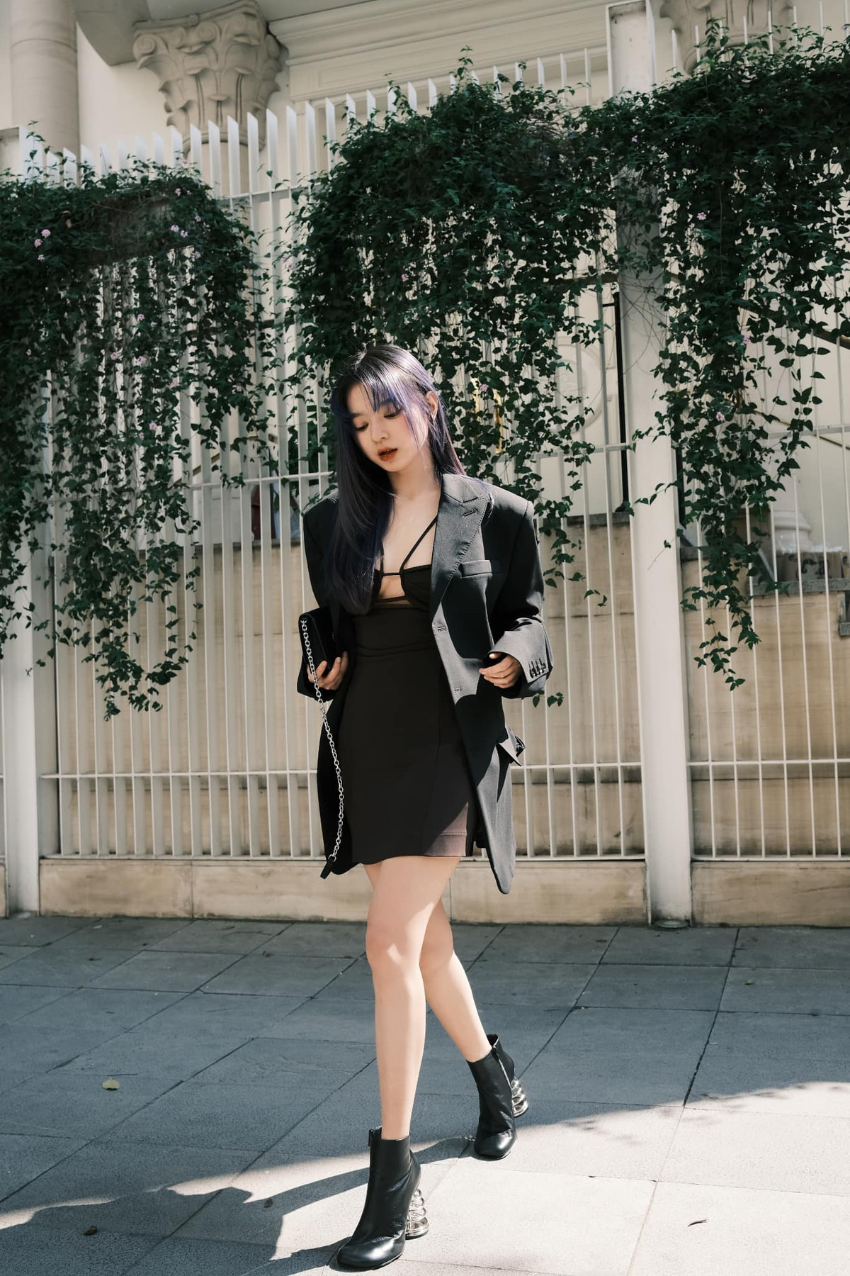 Nàng hot girl 9x không lựa chọn con đường theo học đại học mà rẽ hướng sang giấc mơ nghệ thuật.