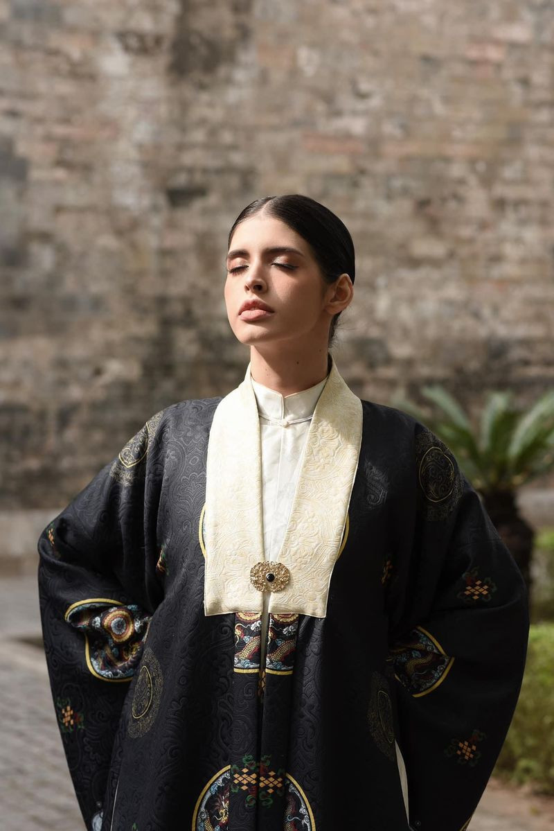 Nhờ gương mặt đẹp như búp bê cùng với vóc dáng lý tưởng, Andrea rất đắt show trong những năm đầu làm người mẫu. Ảnh: Tổng hợp