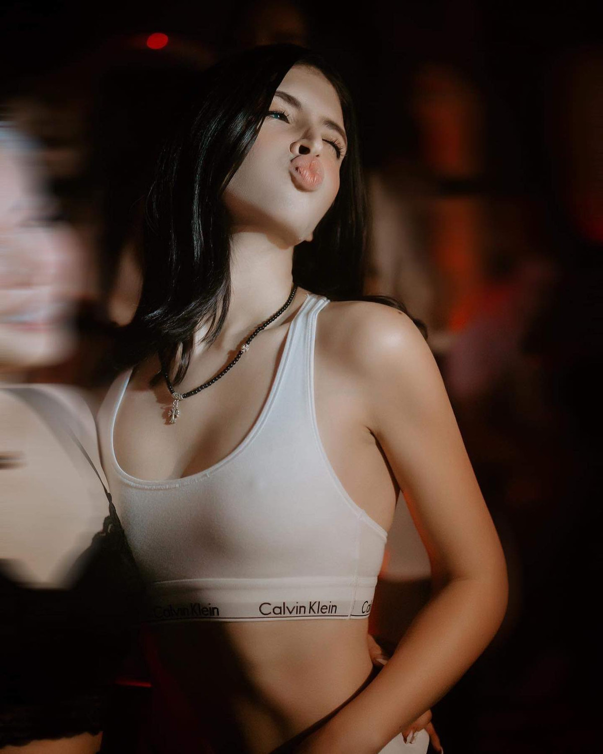 Andrea Aybar là chân dài gốc Tây Ban Nha nổi tiếng ở Việt Nam. Cô theo bố về Việt Nam sống từ năm lên 2 tuổi, tên tiếng Việt của cô nàng là Lê Thị Thúy An.