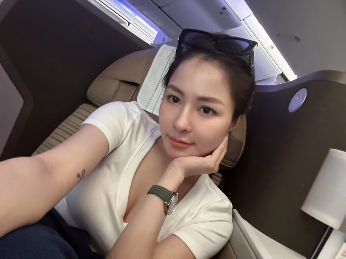 Ngược lại, Trâm Anh trao đổi với một nhân vật thứ 3 và thông báo rằng mọi chuyện sẽ nhờ đến pháp luật xử lý, cô nàng cũng đã có giấy tờ, bằng chứng rõ ràng.