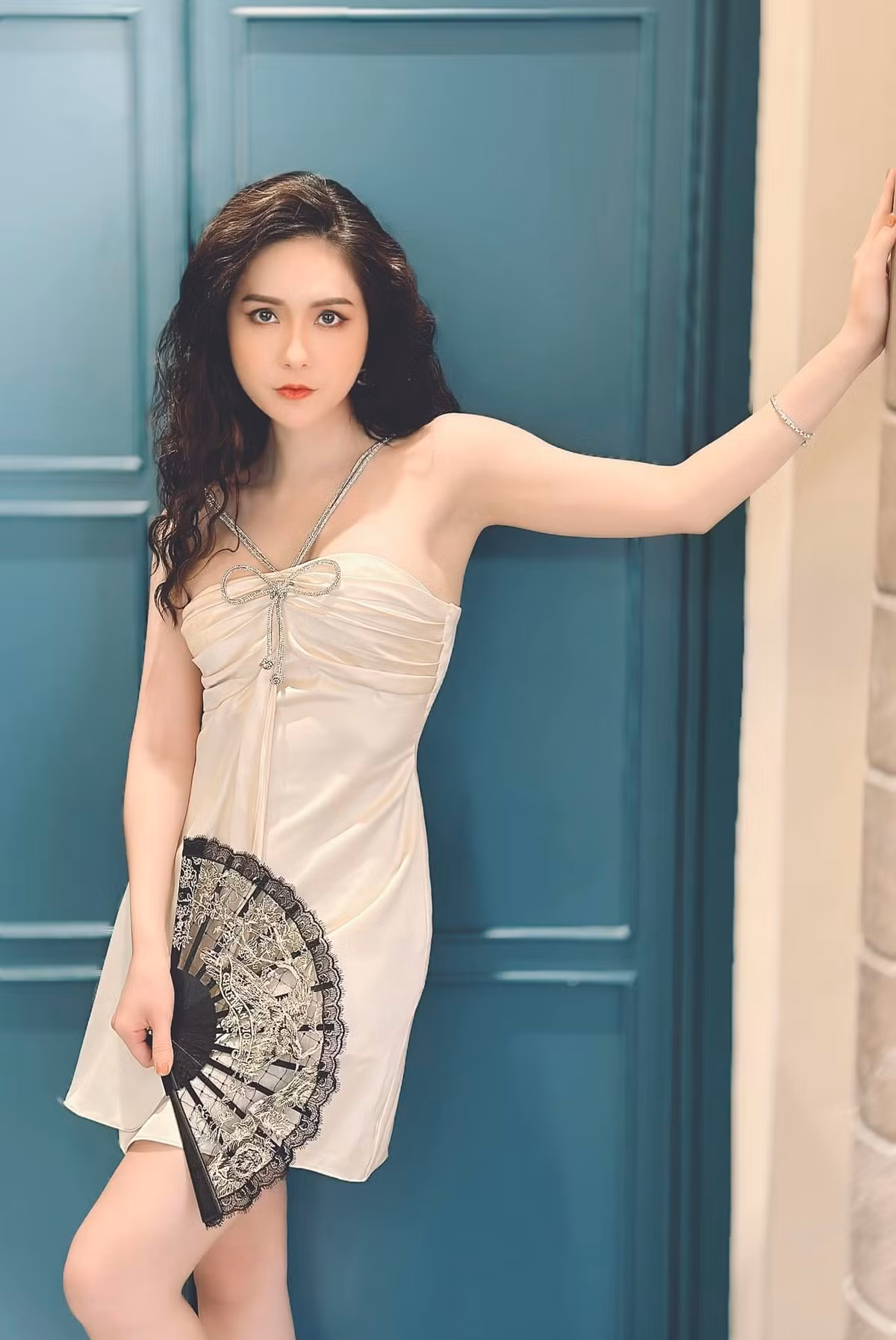 Doan Di Bang choi lon, tang xe hop 10 ty an ui em gai?