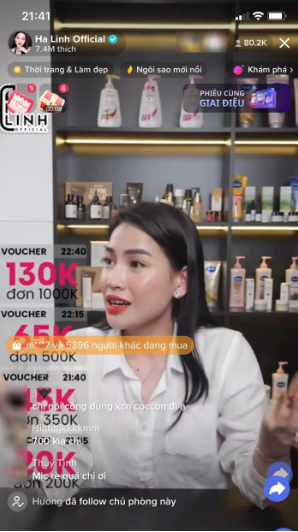 Sự uy tín và độ nổi tiếng của Hà Linh còn được thể hiện qua những lần livestream bán hàng cho các thương hiệu thời gian qua.