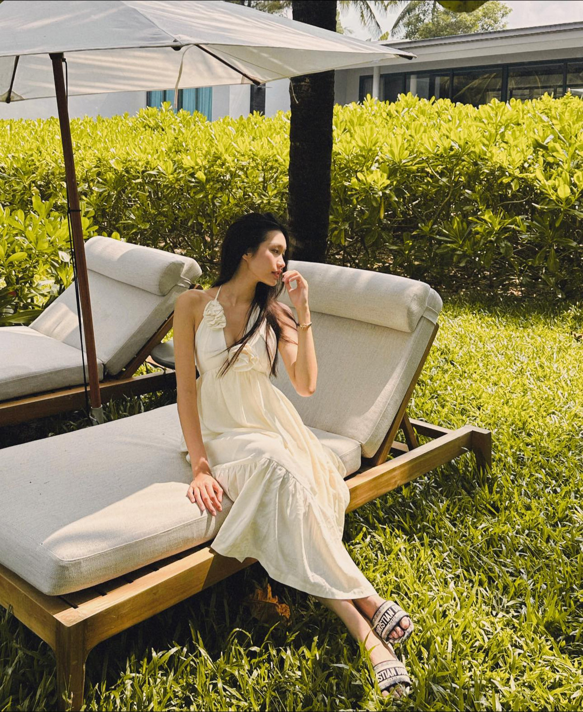 Trong chuyến này, Văn Hậu là người đồng hành, cũng là "phó nháy" chất lượng giúp Doãn Hải My có những bức ảnh sống ảo thật đẹp.