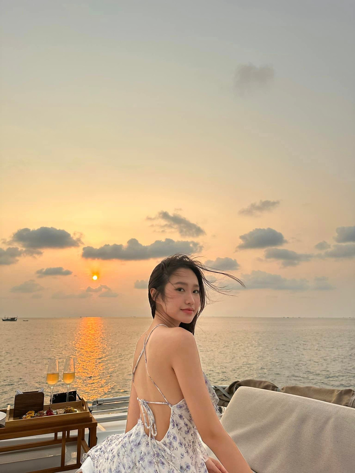 Trở về từ chuyến du lịch, Doãn Hải My tiếp tục chuẩn bị những bước cuối cùng cho buổi bảo vệ khoá luận tốt nghiệp.