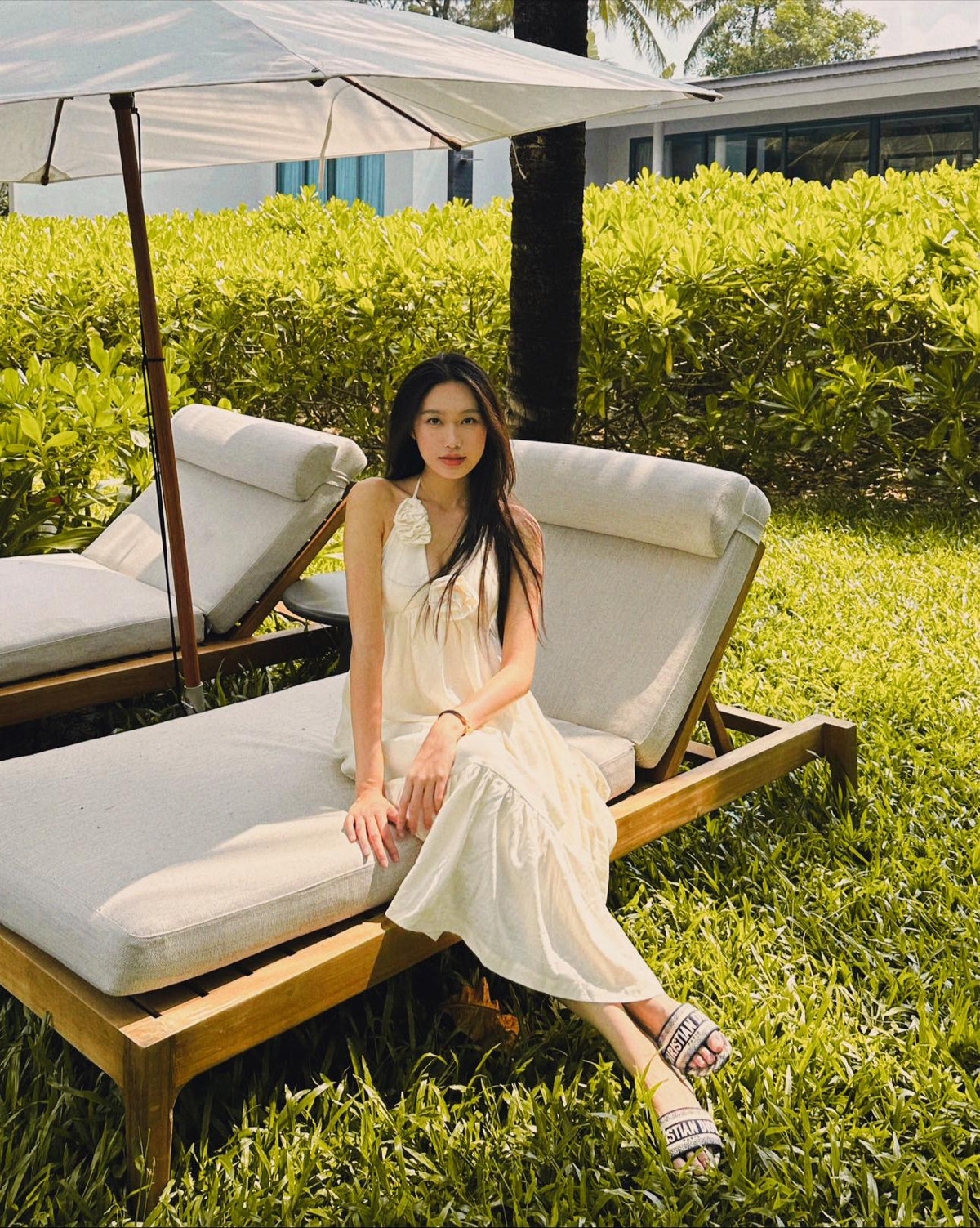 Cả hai đã có chuyến du lịch riêng tư và lãng mạn bên nhau nhân dịp Hải My hoàn thành khoá luận tốt nghiệp và đón sinh nhật tuổi 24 của Văn Hậu.