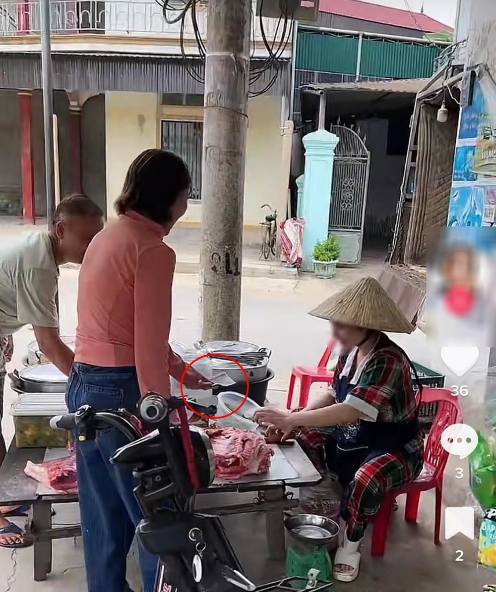 Trào lưu này bắt nguồn từ một nữ TikToker chuyên làm những bữa cơm chỉ với giá 5 nghìn, 10 nghìn. Chia sẻ trong một video, cô cho biết bản thân chỉ cần 5 nghìn đồng là có thể mua được miếng thịt đủ cho 4, 5 người ăn. Để kiểm chứng, rất nhiều bạn trẻ đã bắt chước theo cô gái.