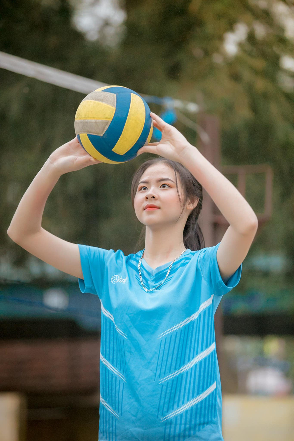 Cô nàng còn có năng khiếu dẫn chương trình, từng đảm nhận vai trò MC cho nhiều chương trình của địa phương, trường, lớp…