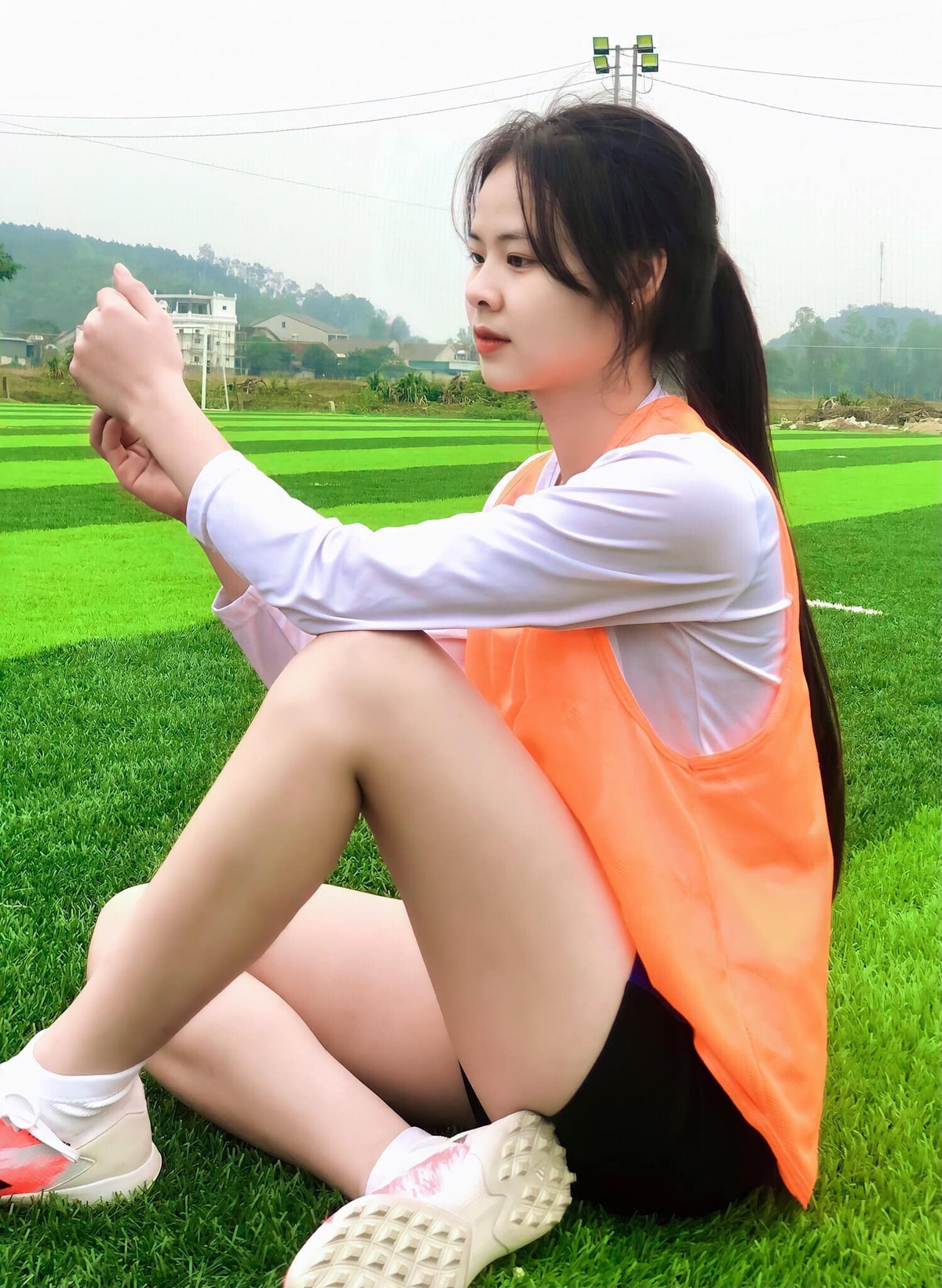 Ngoài ra, bật mí về hình mẫu bạn trai của mình, nữ sinh 10X từng chia sẻ cô không đòi hỏi quá cao về đối phương hoặc phải có gu nhất định, miễn là cả hai bắt được “tần số” của nhau. Ảnh: FBNV