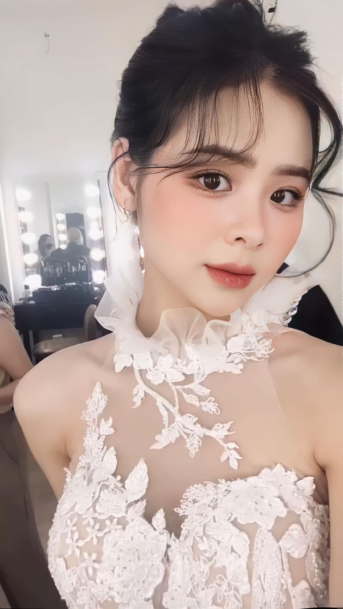 Hiện tại, Ngân Hà còn là chủ nhiệm của CLB Bóng Chuyền DUE. Sau khi hoàn thành kỳ thi tốt nghiệp THPT năm 2021, cô được kết nạp Đảng.