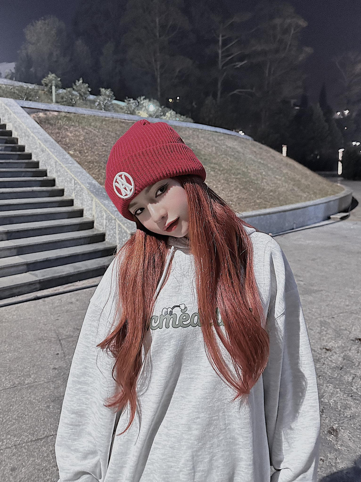 Theo nhiều người, việc cô thẩm mỹ là quyết định đúng đắn. Sau khi nâng cấp nhan sắc, có thể thấy gương mặt của hot TikToker sinh năm 1997 đã trở nên hài hòa hơn.