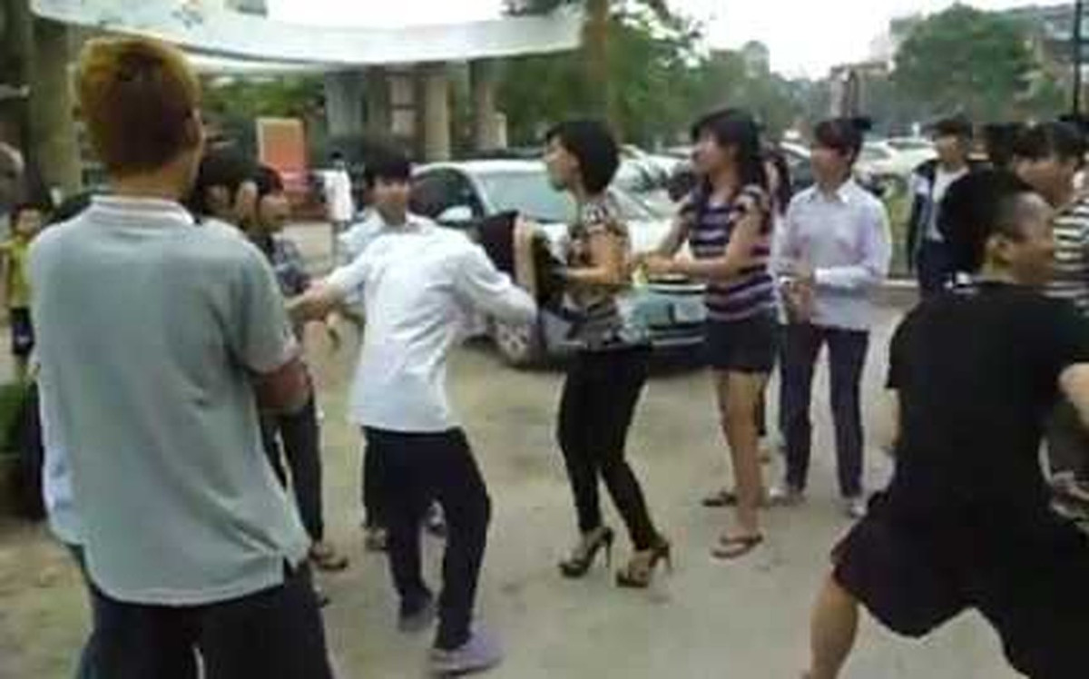 Hành vi bạo hành học đường càng ngày càng gia tăng, nó để lại hệ lụy cho nạn nhân về mặt thể xác lẫn tinh thần.