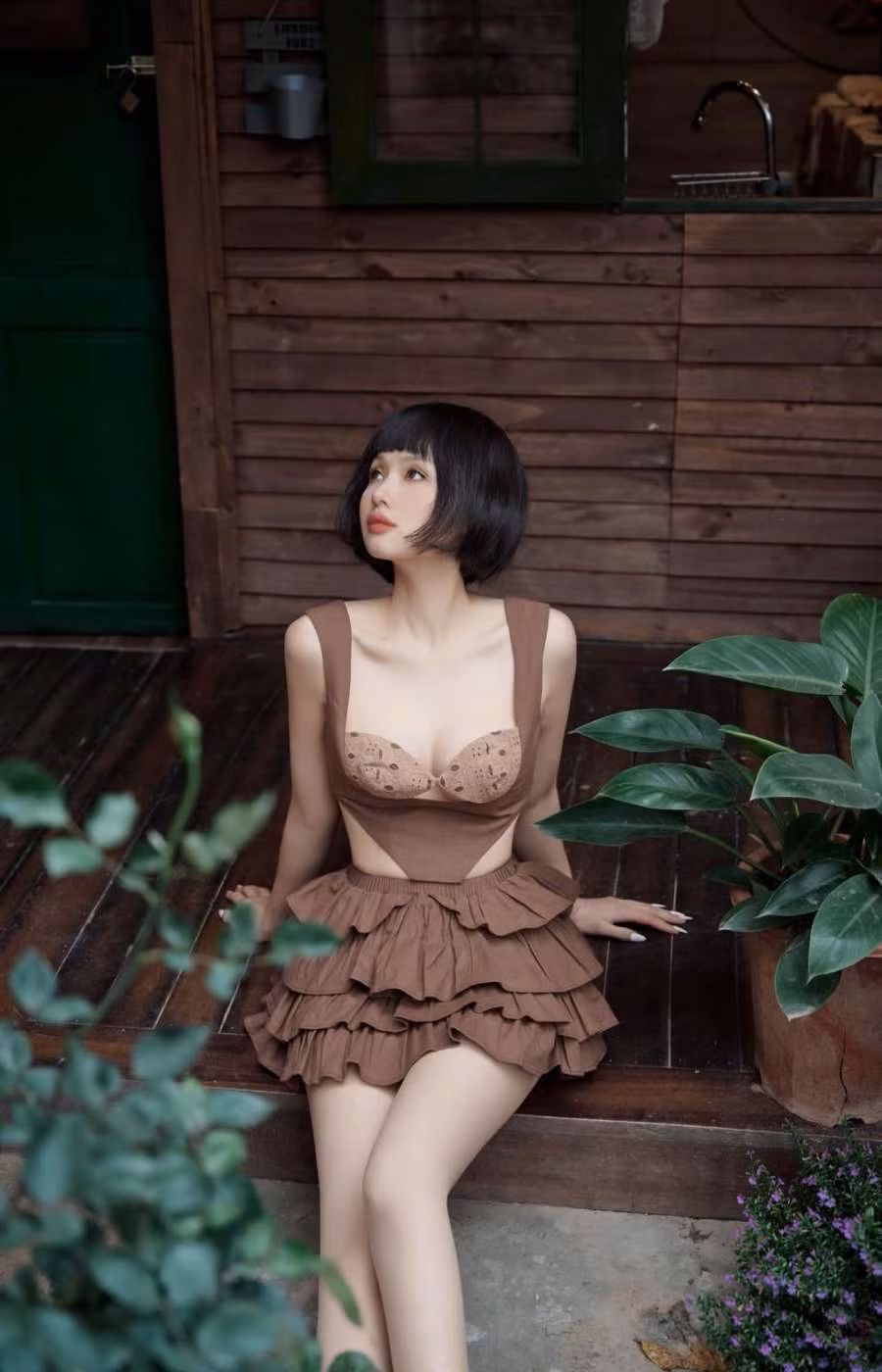 Cô được khen ngợi có cách lên đồ khá "bốc", khó ai sánh bằng.