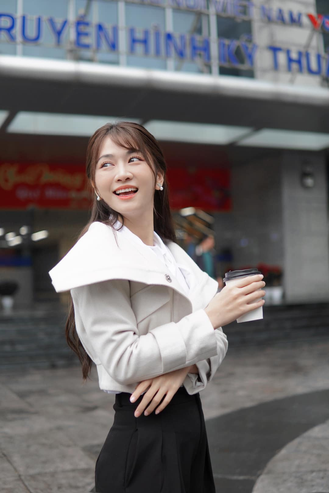 Hình ảnh mới của Lê Bống nhận nhiều lời khen và sự ủng hộ.