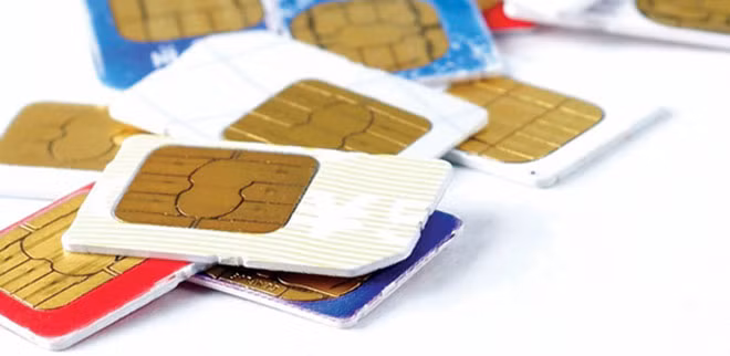 Anh Nguyễn Minh Thái (chủ cửa hàng di động trên đường Bạch Mai) bày tỏ: “Không ít trang web, cửa hàng mọc lên để bán sim số đẹp. Tuy nhiên, việc mua sim số đẹp qua mạng ẩn chứa nhiều rủi ro khiến người mua tiền mất, không có sim dùng. Đối với các giao dịch mua bán sim qua mạng, người mua dễ bị sập bẫy lừa đảo hoặc mua chênh giá. Vì thế, nên cân nhắc có mua sim 088 và 089 đang được rao bán không rõ chất lượng, uy tín trên các trang mạng”.