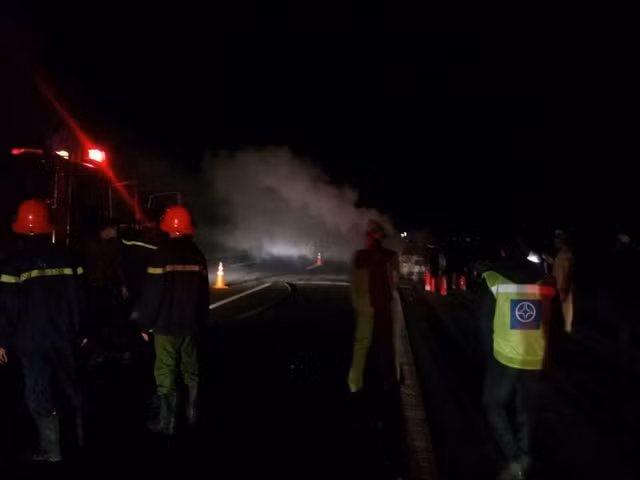 Xe sang Lexus chay nhu duoc tren cao toc HN-HP-Hinh-2