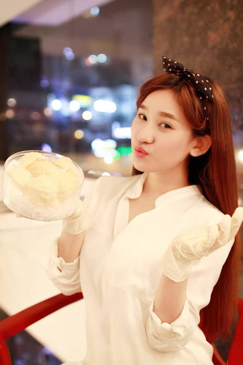 Năm 2013, Ivy bắt đầu sự nghiệp kinh doanh tổ yến. Theo chia sẻ cô, thu nhập từ kinh doanh tổ yến không dưới 50 triệu đồng. Sau 6 tháng kinh doanh, thu nhập trung bình đạt hơn 100 triệu đồng/tháng.