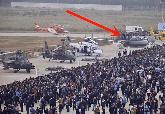 Theo các quan chức Trung Quốc, chiếc máy bay trực thăng có tên “Siêu Cá Mập trắng” là máy bay trực thăng tốc độ cao cấu hình cánh thân hỗn hợp (BWB) được thiết kế cho chiến trường số hóa trong tương lai.