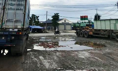 Hi huu vu trom chiec xe dau keo container va phat hien bat ngo