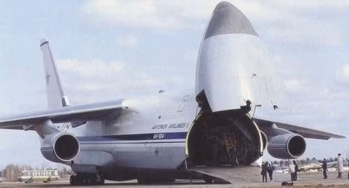 Điều đó đã dẫn đến một số xích mích với Azerbaijan - người bác bỏ yêu sách của Armenia đối với vùng lãnh thổ Nagorno - Karabakh đang tranh chấp từ nhiều năm qua.